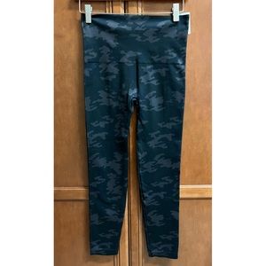 SPANX Black Camo SZL Look At Me Now Leggings
